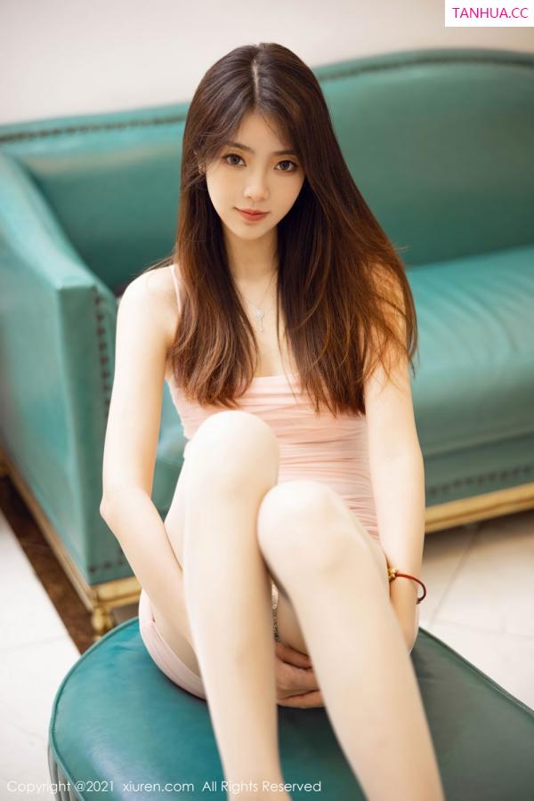 可乐Vicky  清纯美女可樂Vicky 粉色吊裙晶莹剔透第4张图片